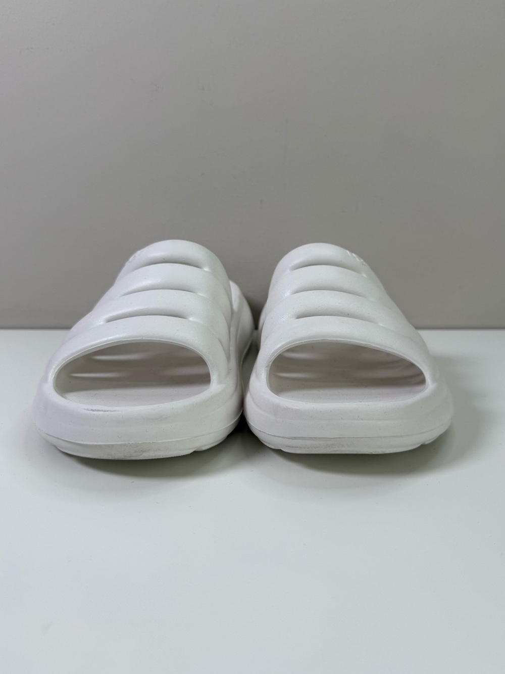 UGG Sport Yeah Slide Sandals White Waterproof Slip On Slides Women's Size 8 - Picture 6 of 15